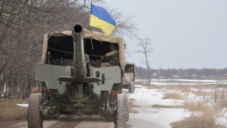 Ситуация в Донбассе: силовики АТО ведут обстрел по всем направлениям