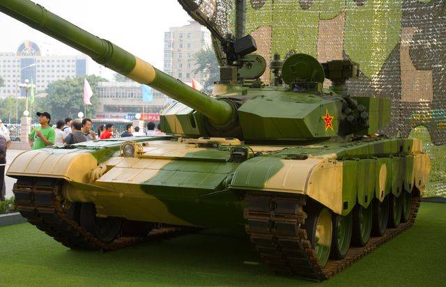 Парковка дрифтующего китайского танка