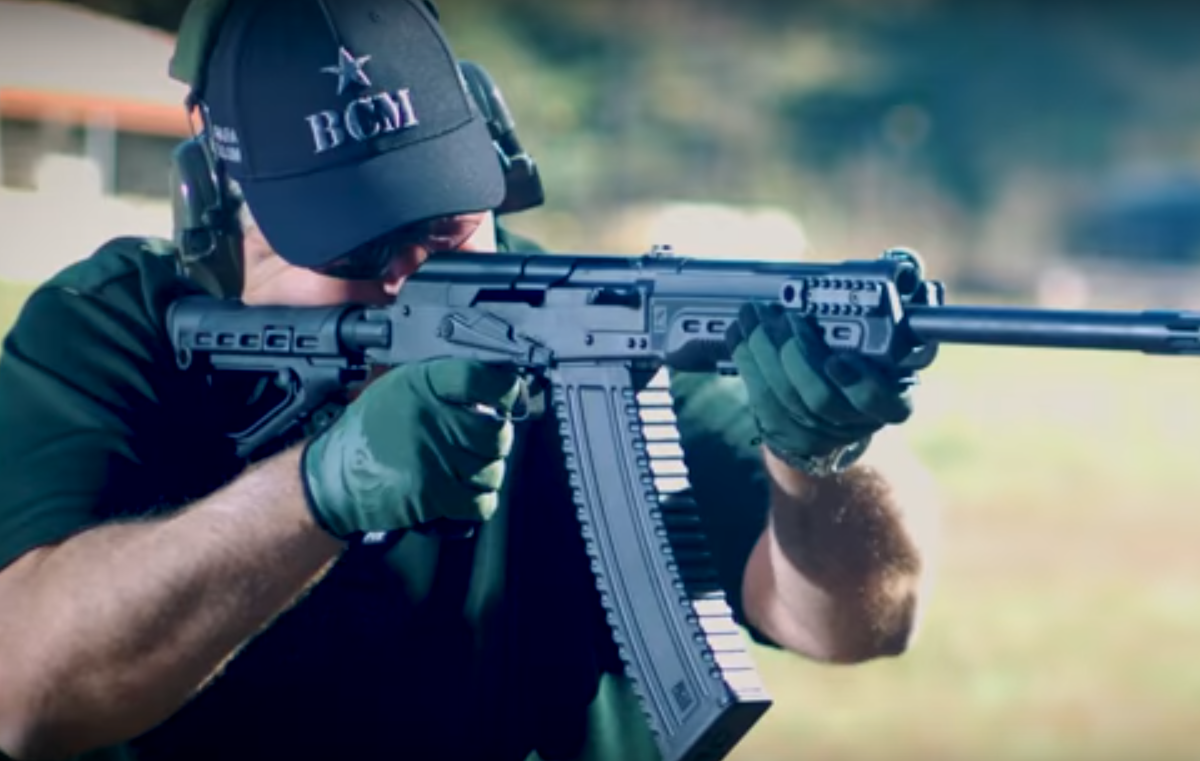 Kalashnikov USA: американец протестировал «Сайгу-12», сделанную в США