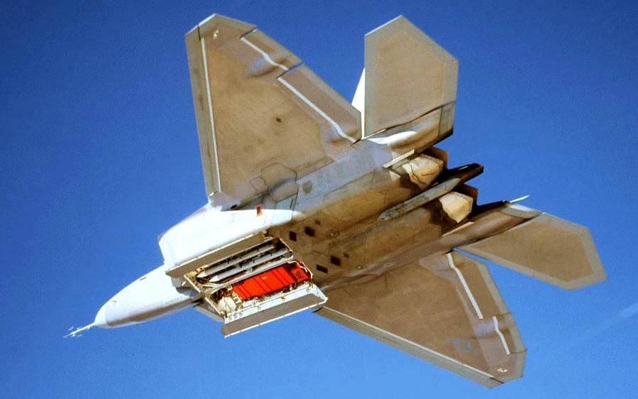 Столкновение в небе Сирии: F-22 открыли предупредительный огонь по Су-25