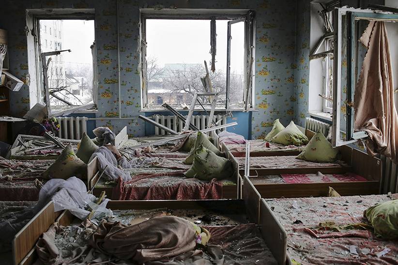 Украина в Донбассе ведет войну с детскими садами и спальными кварталами