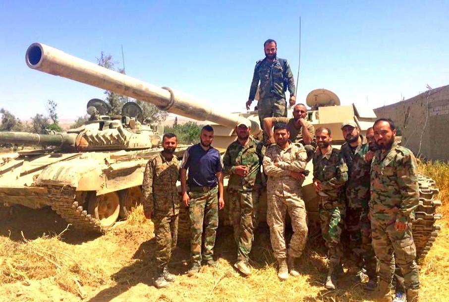 Сирийская армия бьет противника на Голанах: джихадисты подняли «белый флаг»