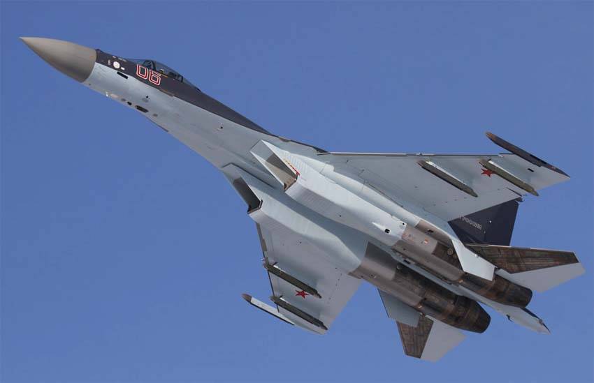 Stealth не поможет: в ближнем бою F-22 будет уничтожен Су-35С