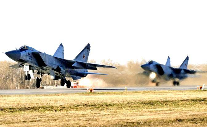 Россия разрывается между перехватчиками МиГ-31 и МиГ-41