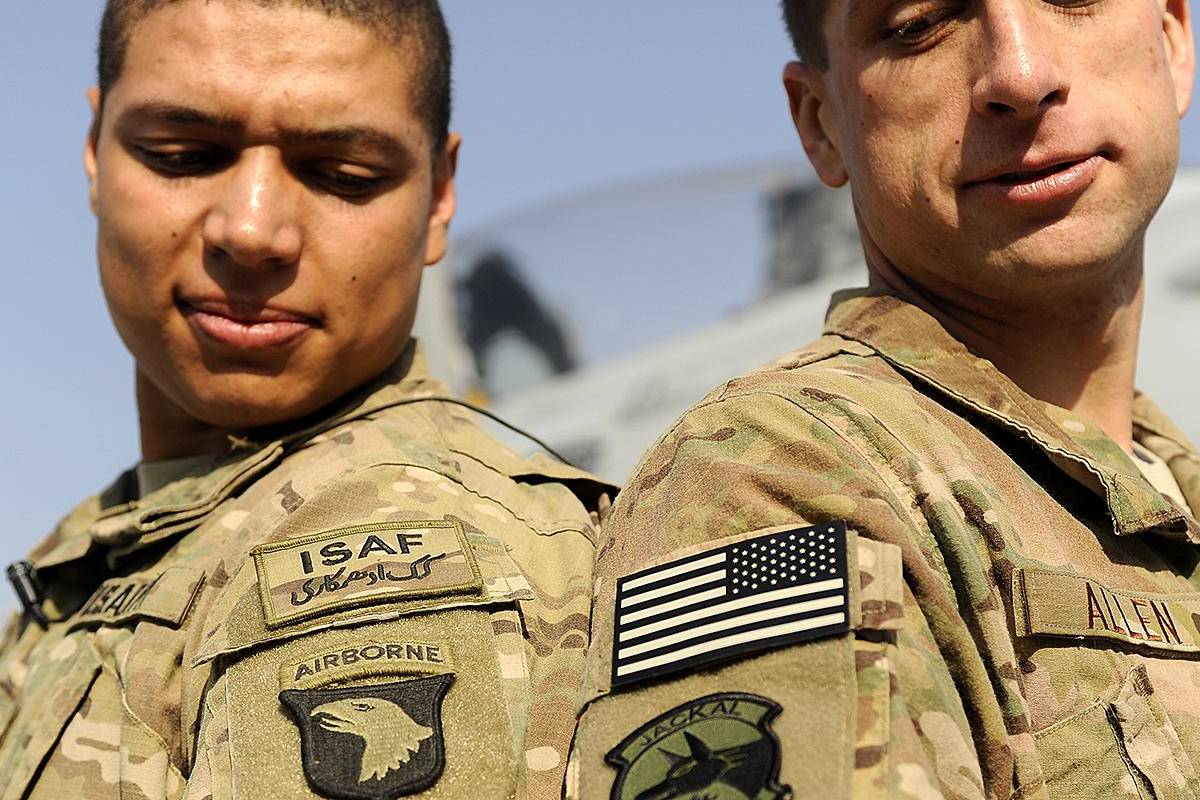 Крестоносцы и свиноеды: какие нашивки носят солдаты в Афганистане и Ираке