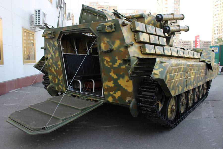 Украина не способна выпускать БМП типа "Курганец" и Т-15 "Армата"