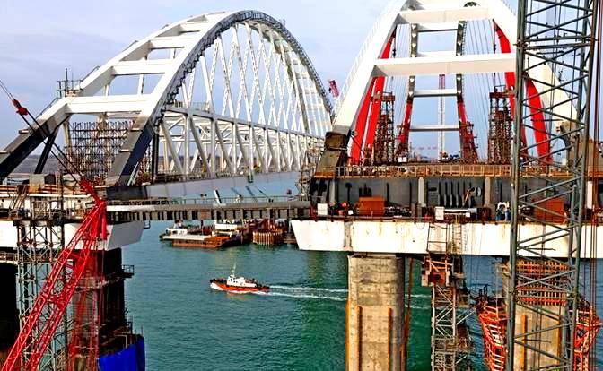 Киев наводит на Крымский мост ракету «Точка»