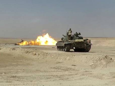 В Сети показали, как сирийский танк Т-62 чудом избежал попадания ПТУР