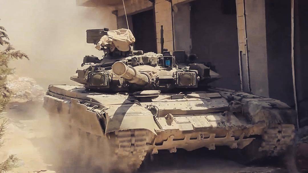 Российские танки Т-90А помогли сирийским военным прорваться к Абу-эд-Духур
