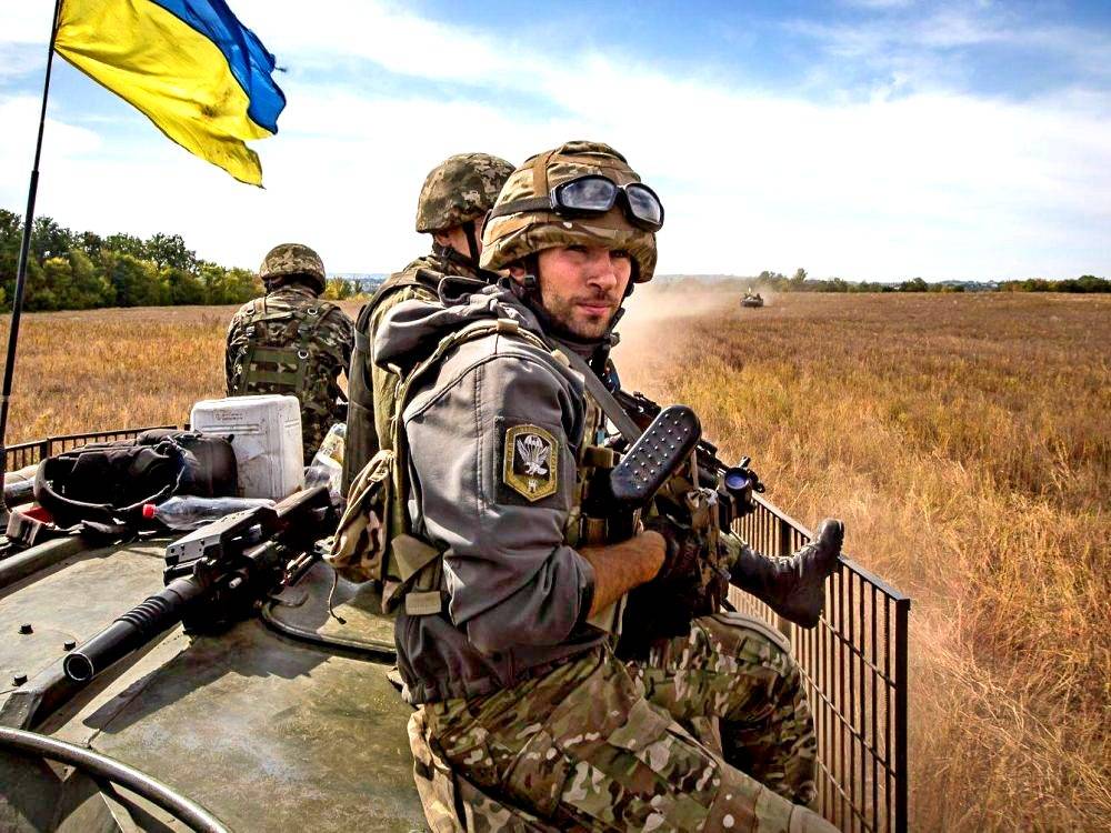 Бойцы украинской армии разбегаются по хатам от грядущей «мясорубки»