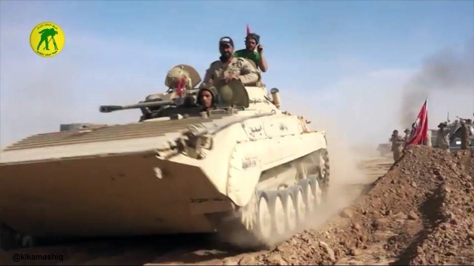 Сирийско-иракская граница: БМП-мутант громит боевиков