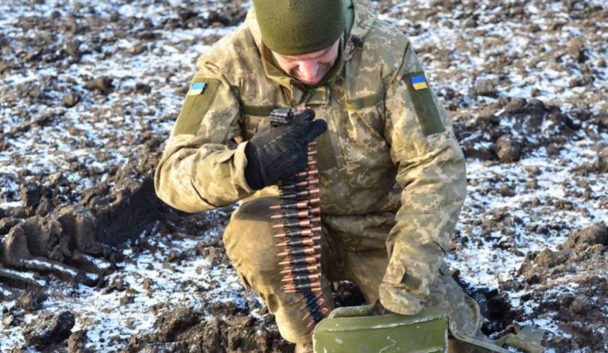 Донбасс сегодня: британцы учат украинцев убивать, волна суицидов в ВСУ