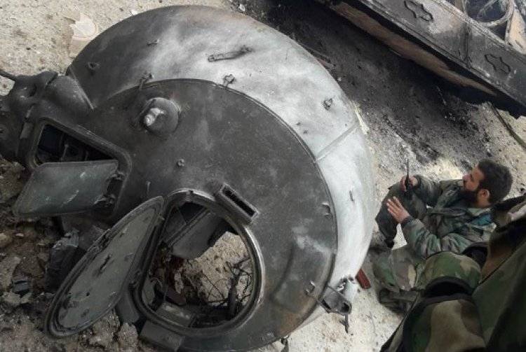 Крупный удар боевиков по базе Абу-Духур: последствия атаки попали в кадр