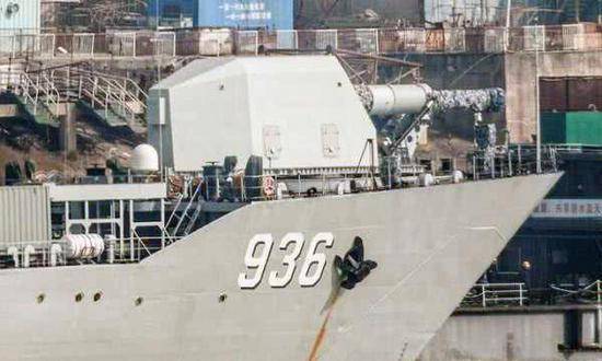 Почему ВМФ НОАК установил «гигантскую пушку» на старом корабле?