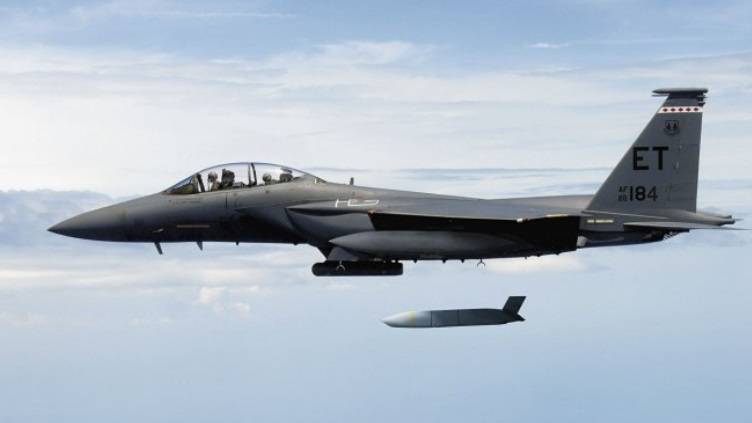 F-15E: "старичок" еще повоюет