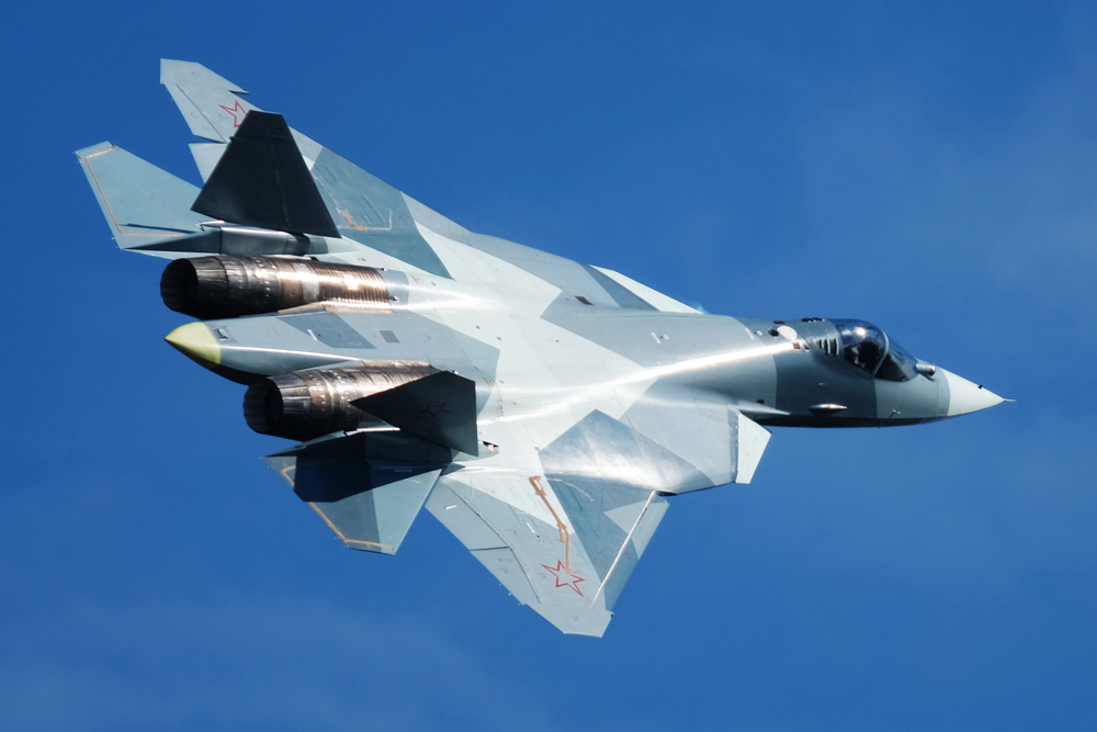 Названы сроки передачи первой партии Су-57 в войска