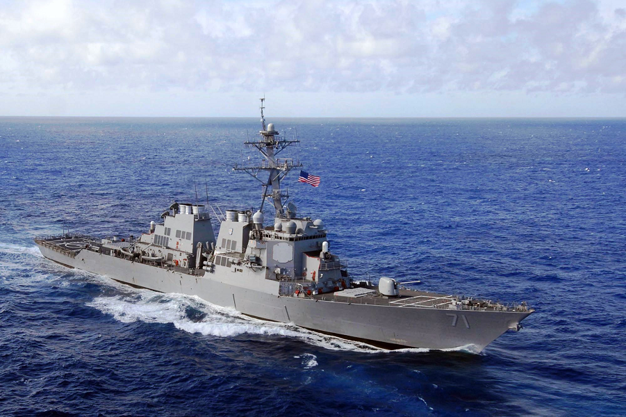 Эсминец ВМС США «Росс», обстреливавший Сирию, вошел в Черное море