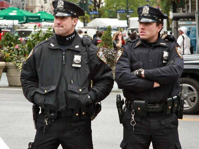 История табельного оружия полиции Нью-Йорка: от револьверов до пистолетов