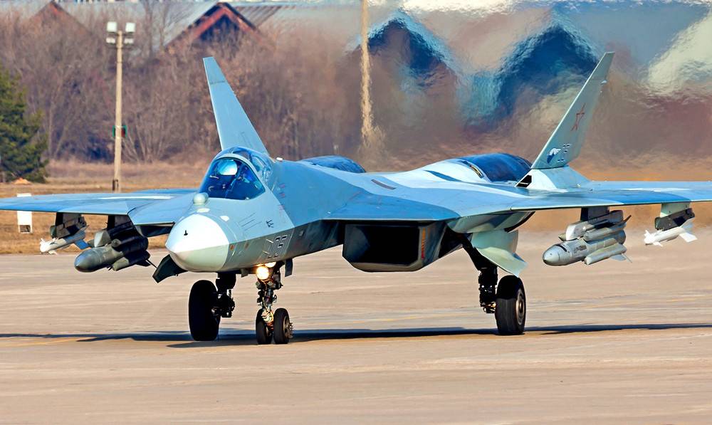 Посадка сразу двух истребителей Су-57 в Хмеймим попала на видео
