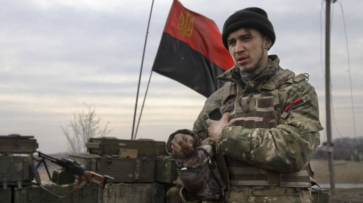 Хроника Донбасса: «Правый сектор» в идет ЛНР, украинская армия несет потери