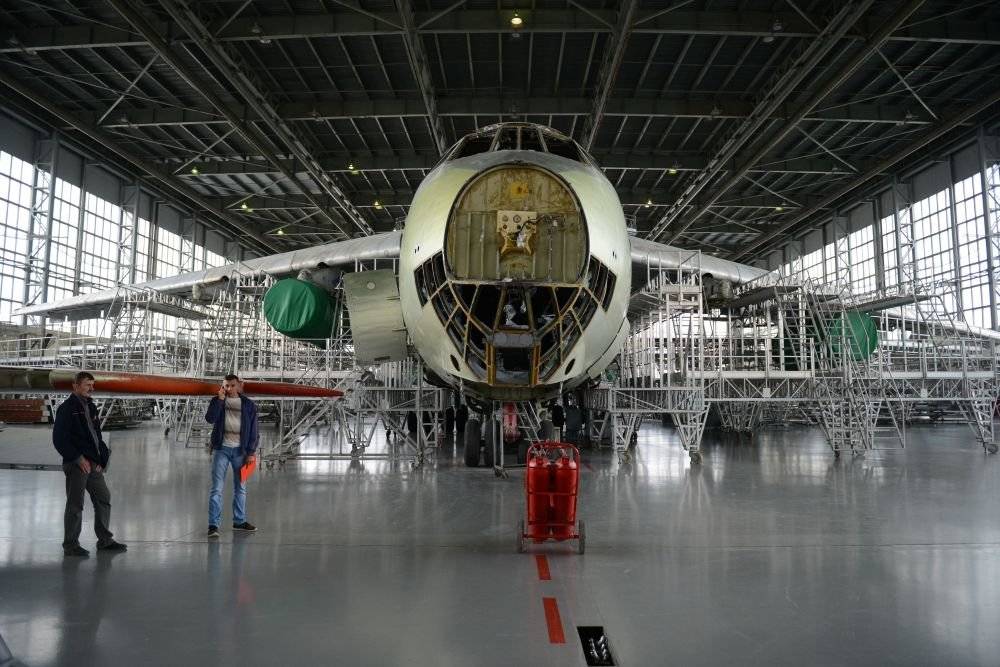 РФ создаст принципиально новый самолет с лазерным оружием