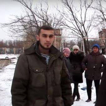 Пленного бойца ВСУ  Жемелинского провели  по улицам ДНР