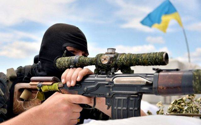 Мгновенный ответ: появились кадры, как боец ДНР поражает снайпера ВСУ