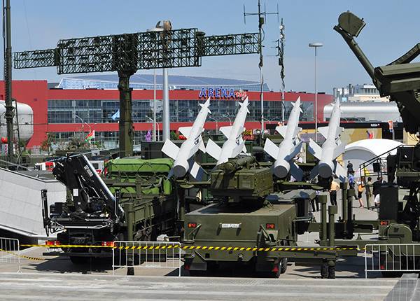 Оснащенная и подготовленная армия без раздутого бюджета Оснащенная и подготовленная армия без раздутого бюджета