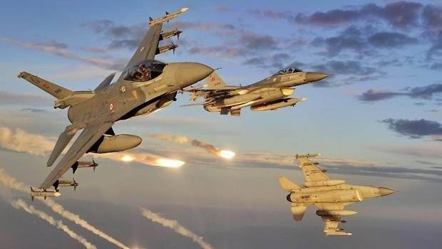 «Огненная авиакарусель»: ВВС Турции выжгли силы Дамаска под Африном