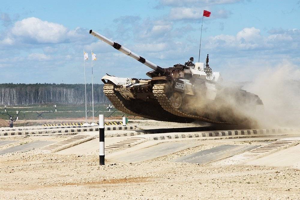 Вьетнамцы захотели изучить Т-72Б3 на "Танковом биатлоне"