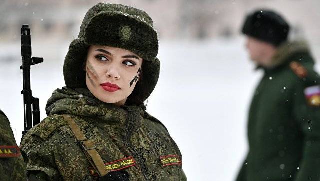 Женщины в Вооруженных силах России: очаровательная армия