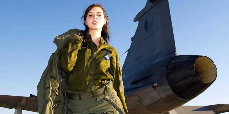 Женщины в небе: неизбежное будущее военной авиации