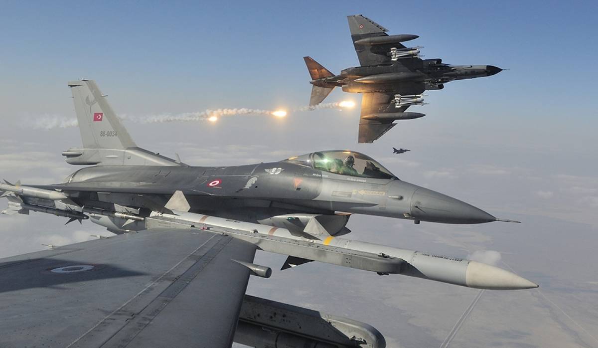 Бойня в Африне: точные удары ВВС Турции, курды теряют важнейший Джандарис