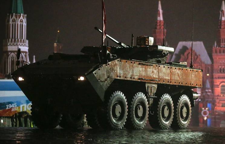 Удар "Бумеранга": зачем армии России колесный танк