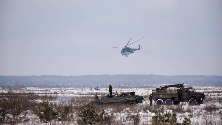 ВСУ стягивают на Донбасс тяжелое вооружение - РСЗО «Град», ЗРК и танки
