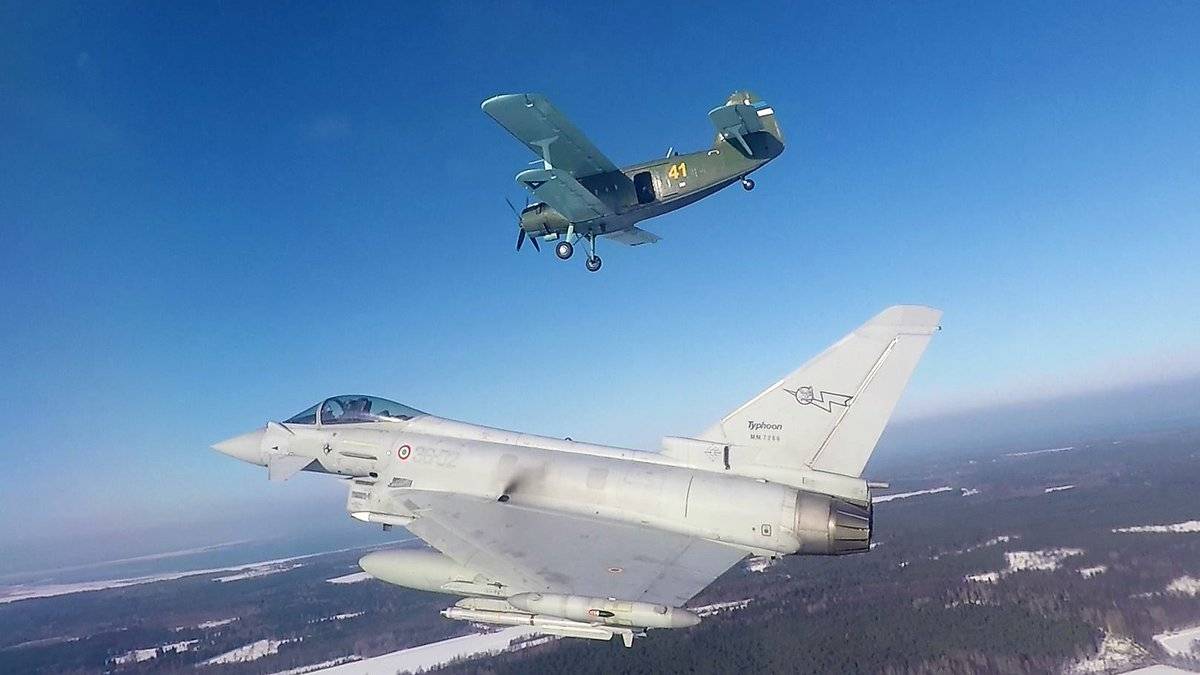 Эстония отправила на военные учения самолёты Ан-2