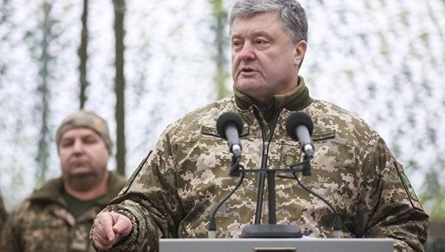Уже четвертый солдат "пошатнулся" по время выступлений Порошенко