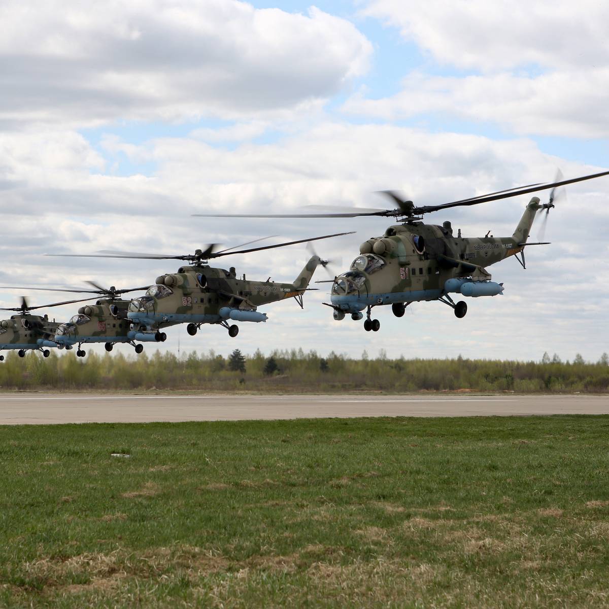 Шойгу обсудил с главой Минобороны Сербии вопросы поставки вертолетов Ми-35
