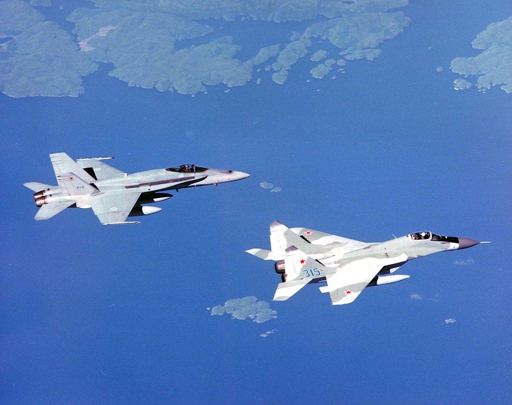 Сравнение МиГ-29 и F-18 Hornet: кто выиграет воздушный бой