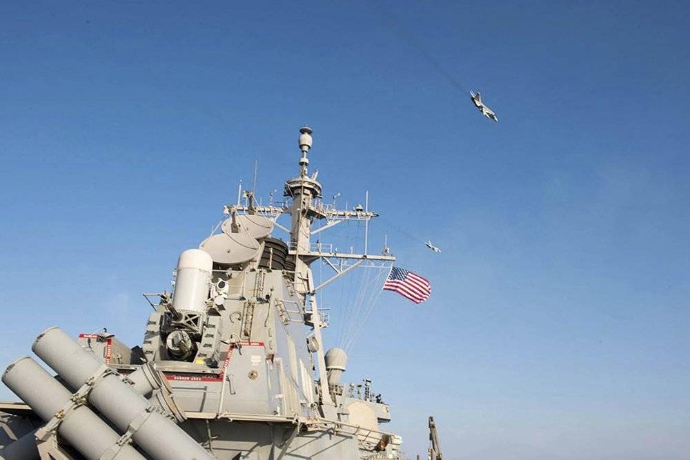 Названа вероятная цель эсминца США у берегов Сирии