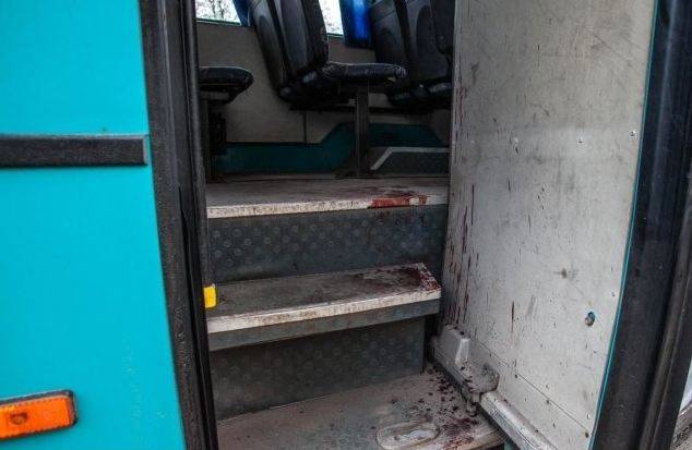 Обстрел в ДНР: появились фото автобуса, где снайпер ранил пятерых человек