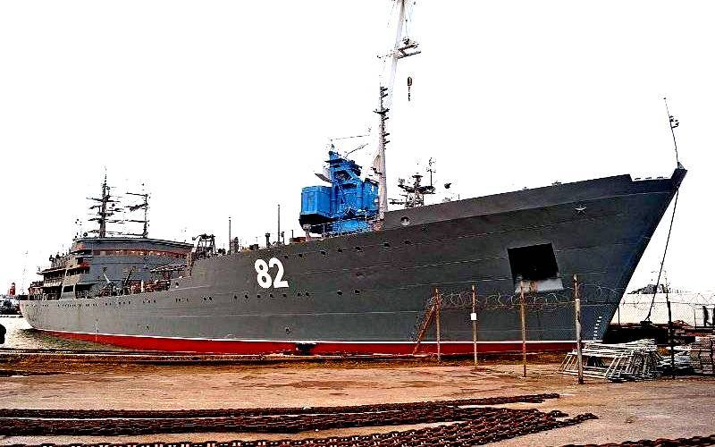 Морскую группировку в Сирии усилил уникальный корабль с Балтики