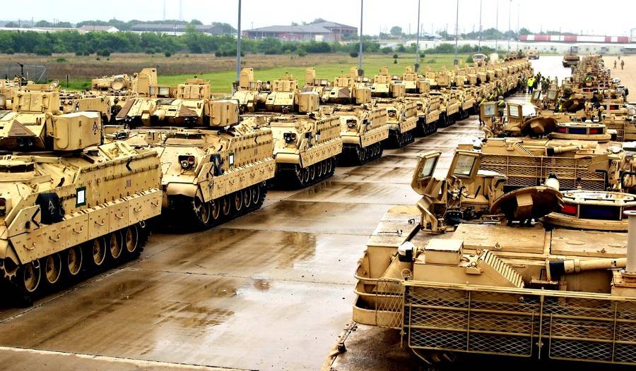 США начали перебрасывать в Европу танковую бригаду