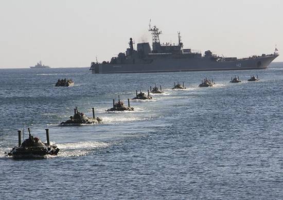 НАТО пытается оценить мощь Черноморского и Северного флота РФ