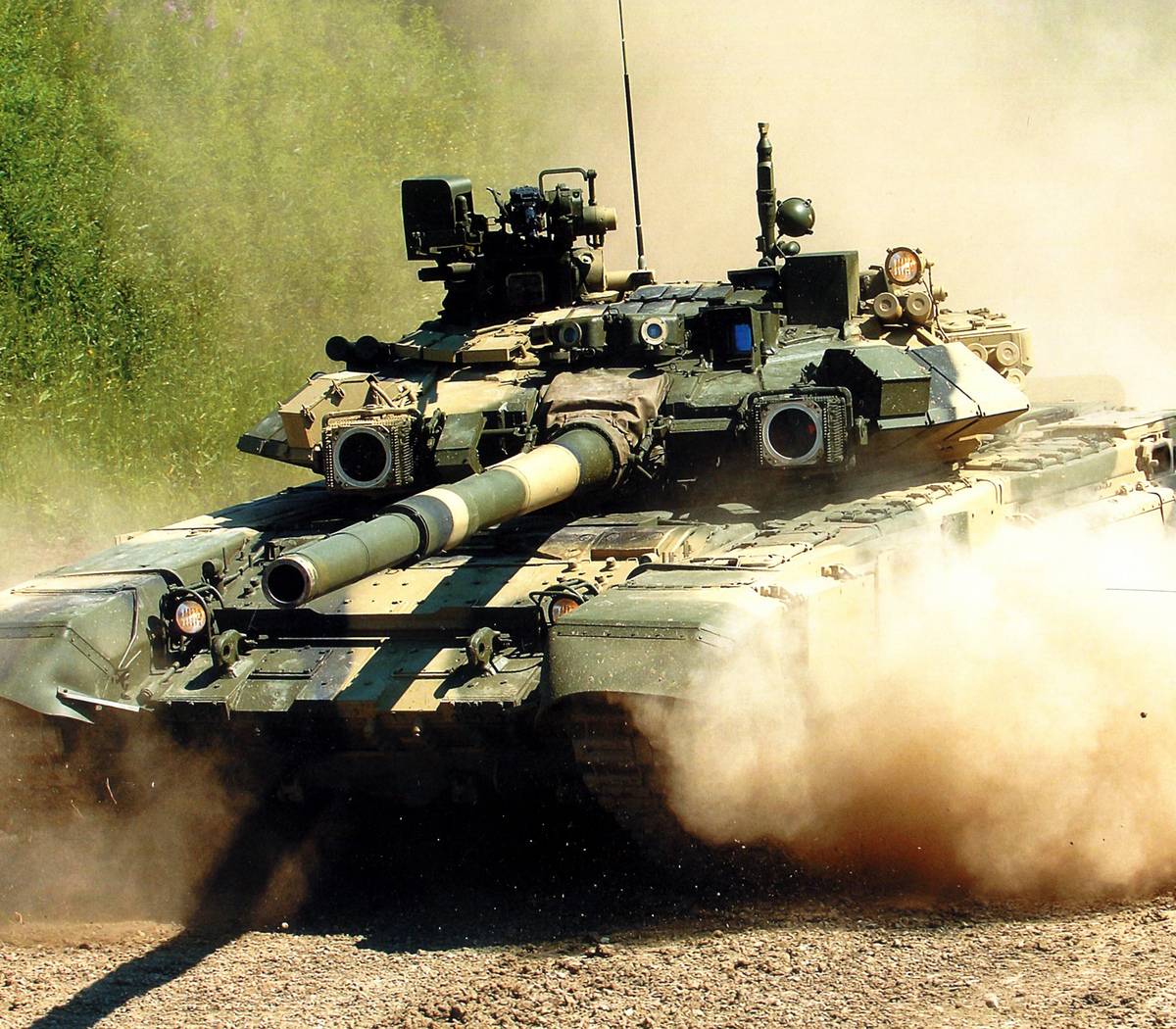 NI о страхе Европы: старое вооружение НАТО не справится с новыми танками РФ