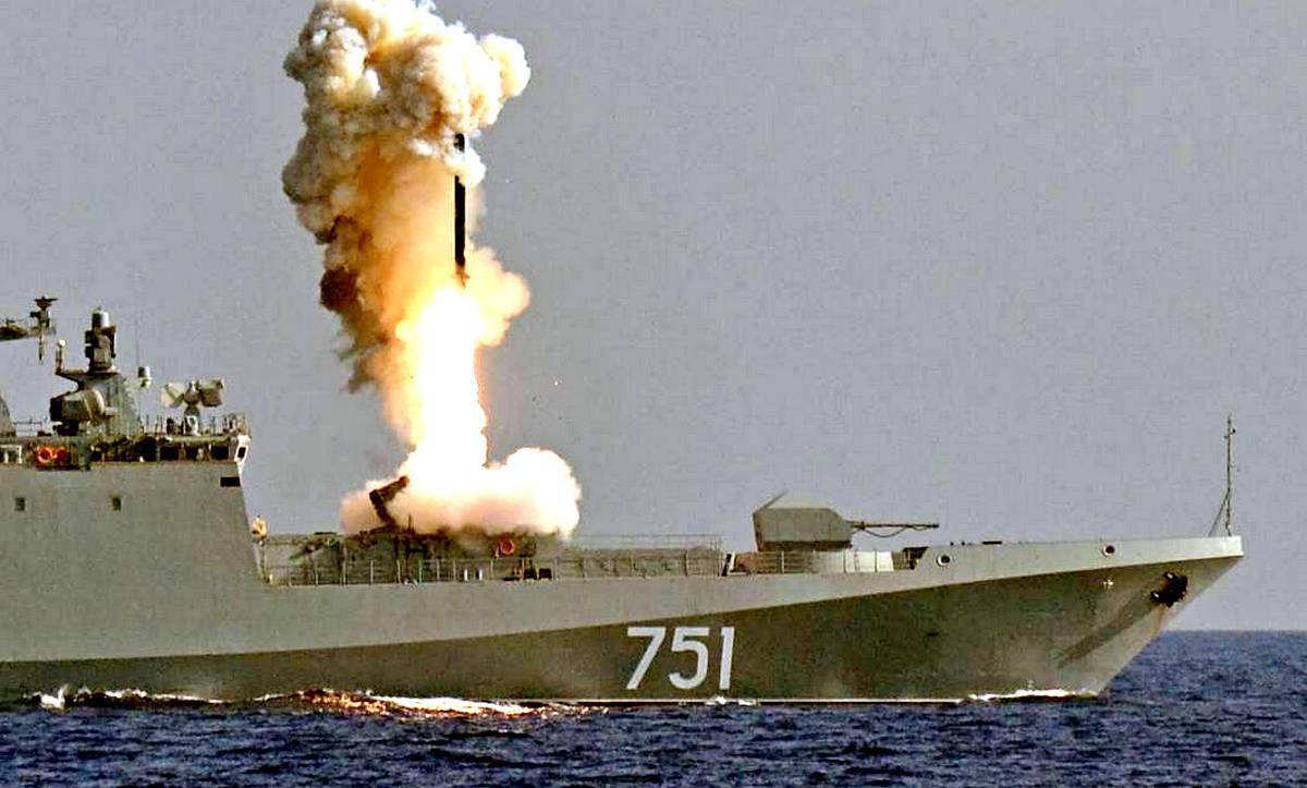 Зачем Россия возвращает в Средиземное море ударную эскадру