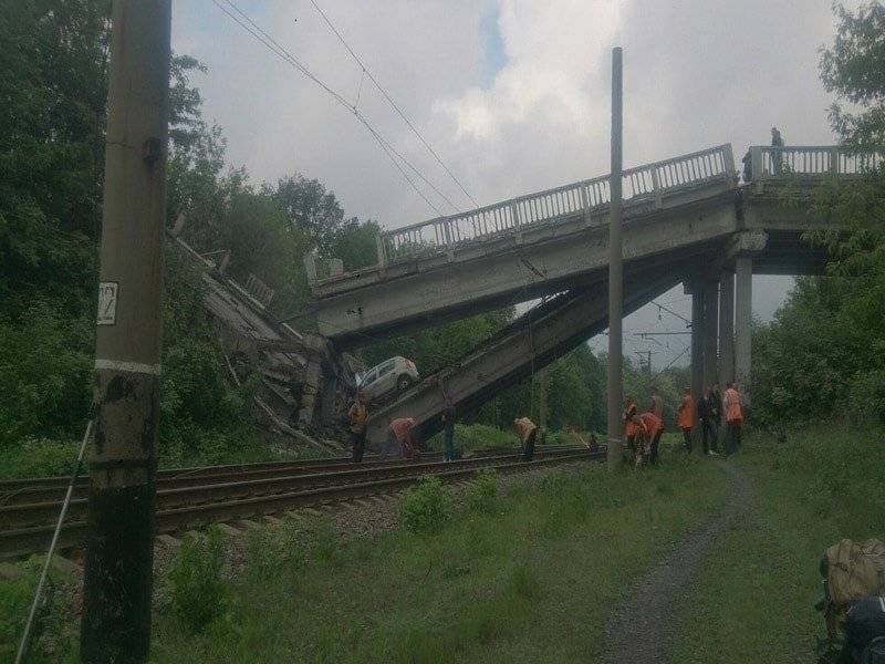 Украинская ДРГ взорвала мост под Луганском