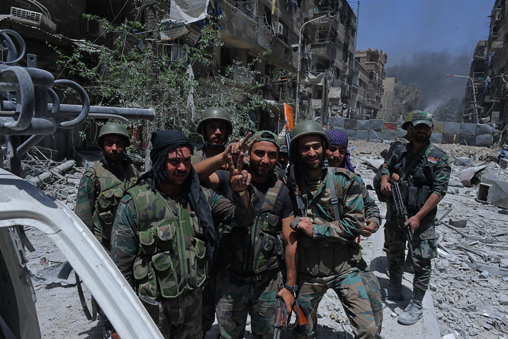 Встречу южного и северного фронтов сирийской армии в Ярмуке сняли на видео