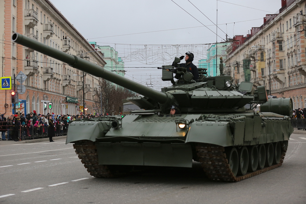 "Летающие" Т-80БВМ заменили Т-72 в танковом батальоне Северного флота