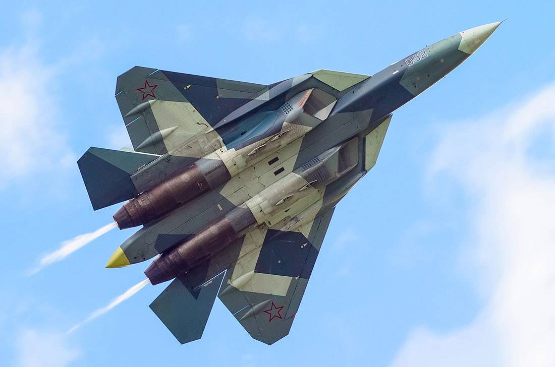 Боевой разворот Су-57: российский истребитель не повторил участь F-22